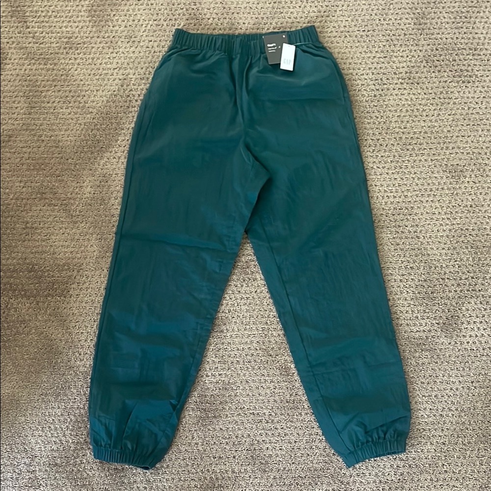 GapFit Women's Green Elastic Waist Joggers